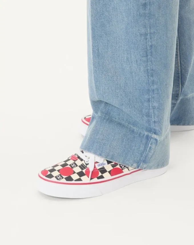 Zapatillas bajas de tela Valentino Garavani y Vans con estampado de damero VLogo y detalle de lunares Zapatillas bajas de tela Valentino Garavani y Vans con estampado de damero VLogo y detalle de lunares