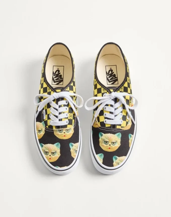 Zapatillas bajas de tela Valentino Garavani y Vans con estampado VLogo Checkerboard y Le Chat De La Maison Zapatillas bajas de tela Valentino Garavani y Vans con estampado VLogo Checkerboard y Le Chat De La Maison