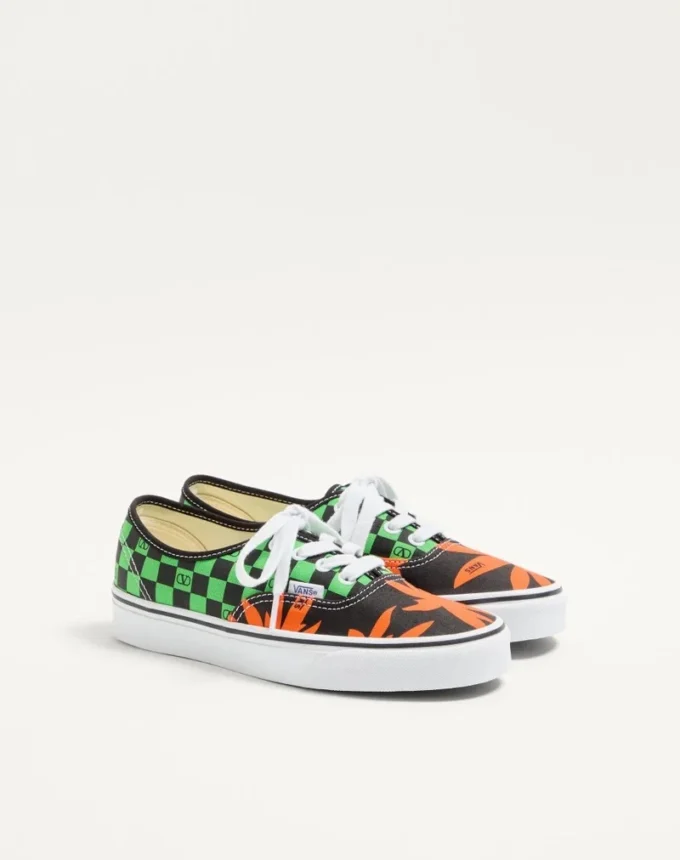Zapatillas bajas de tela Valentino Garavani y Vans con estampado VLogo Checkerboard y Tropical Leaves Zapatillas bajas de tela Valentino Garavani y Vans con estampado VLogo Checkerboard y Tropical Leaves