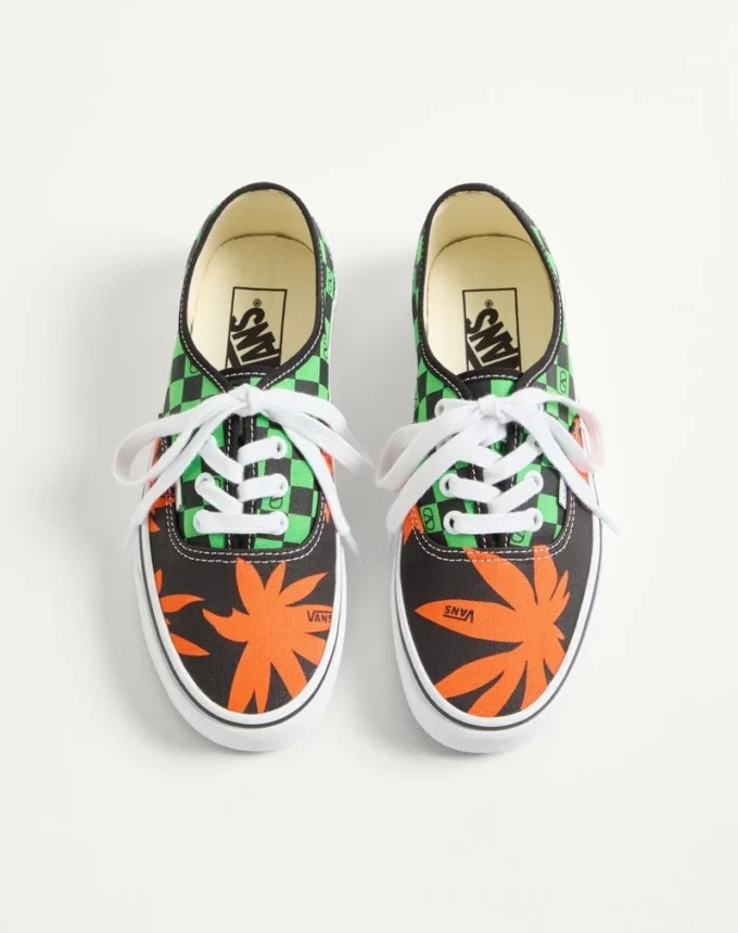 Zapatillas bajas de tela Valentino Garavani y Vans con estampado VLogo Checkerboard y Tropical Leaves Zapatillas bajas de tela Valentino Garavani y Vans con estampado VLogo Checkerboard y Tropical Leaves
