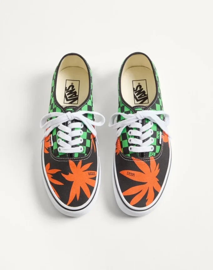 Zapatillas bajas de tela Valentino Garavani y Vans con estampado VLogo Checkerboard y Tropical Leaves Zapatillas bajas de tela Valentino Garavani y Vans con estampado VLogo Checkerboard y Tropical Leaves