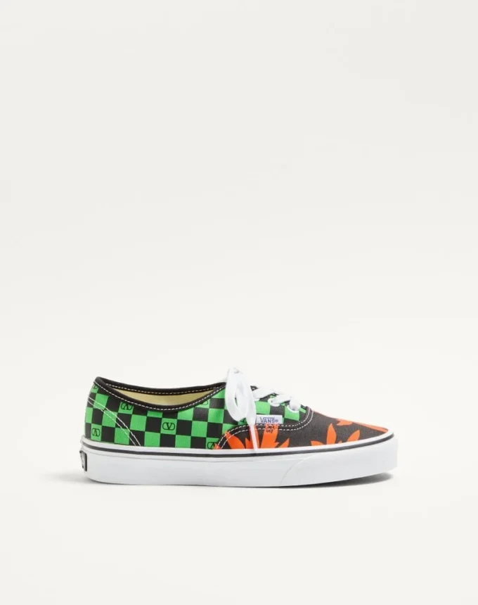 Zapatillas bajas de tela Valentino Garavani y Vans con estampado VLogo Checkerboard y Tropical Leaves Zapatillas bajas de tela Valentino Garavani y Vans con estampado VLogo Checkerboard y Tropical Leaves