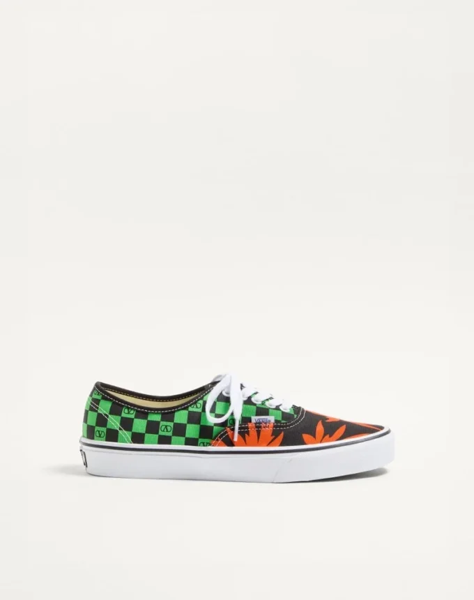 Zapatillas bajas de tela Valentino Garavani y Vans con estampado VLogo Checkerboard y Tropical Leaves Zapatillas bajas de tela Valentino Garavani y Vans con estampado VLogo Checkerboard y Tropical Leaves
