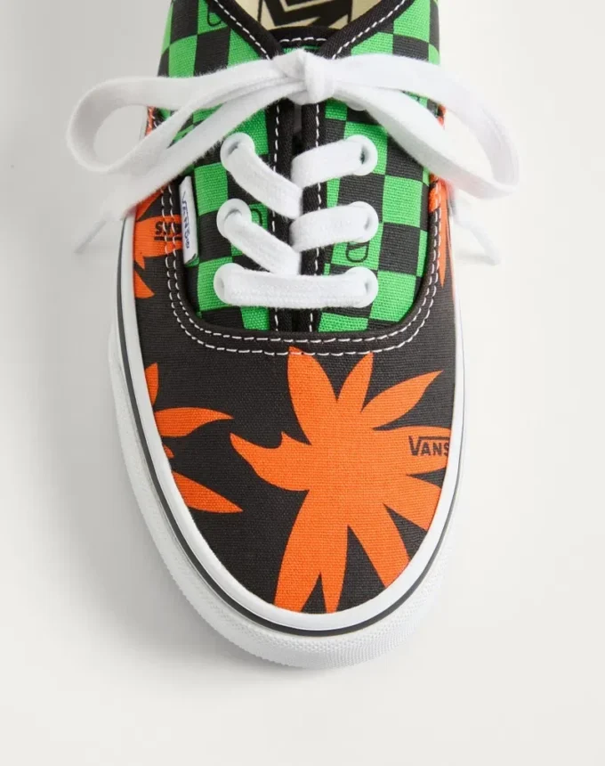 Zapatillas bajas de tela Valentino Garavani y Vans con estampado VLogo Checkerboard y Tropical Leaves Zapatillas bajas de tela Valentino Garavani y Vans con estampado VLogo Checkerboard y Tropical Leaves