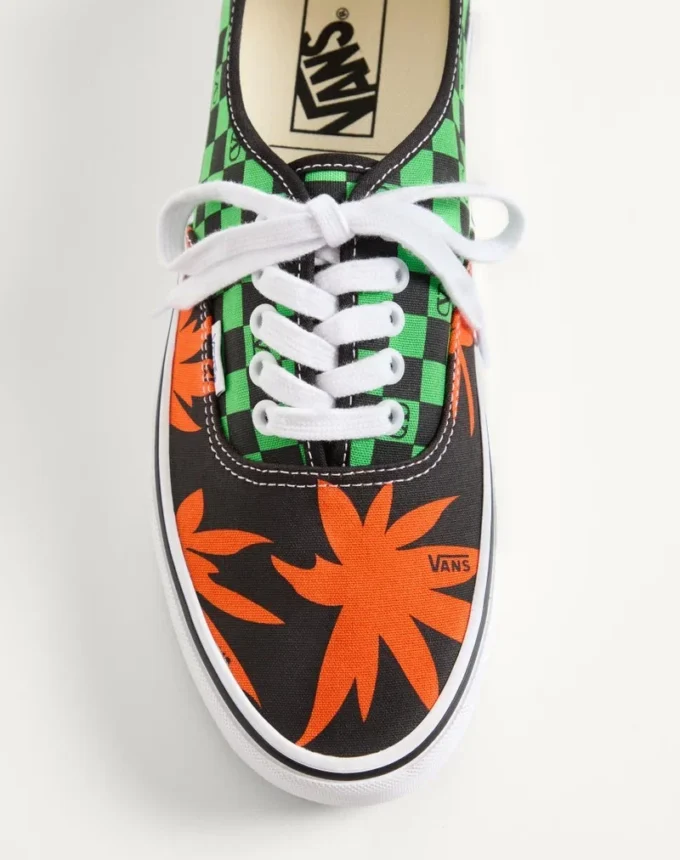 Zapatillas bajas de tela Valentino Garavani y Vans con estampado VLogo Checkerboard y Tropical Leaves Zapatillas bajas de tela Valentino Garavani y Vans con estampado VLogo Checkerboard y Tropical Leaves