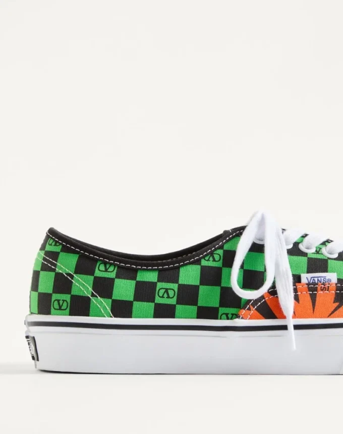 Zapatillas bajas de tela Valentino Garavani y Vans con estampado VLogo Checkerboard y Tropical Leaves Zapatillas bajas de tela Valentino Garavani y Vans con estampado VLogo Checkerboard y Tropical Leaves