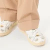 Zapatillas Royco de piel de becerro napa con motivo Le Chat De La Maison Zapatillas Royco de piel de becerro napa con motivo Le Chat De La Maison