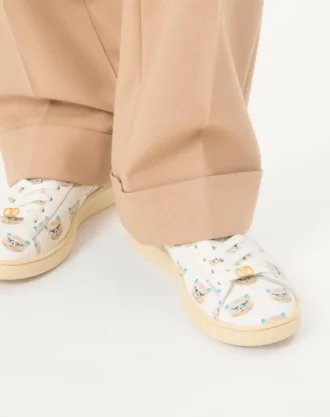 zapatillas royco de piel de becerro napa con motivo le chat de la maison 1 1 330x417 - Zapatillas Royco de piel de becerro napa con motivo Le Chat De La Maison