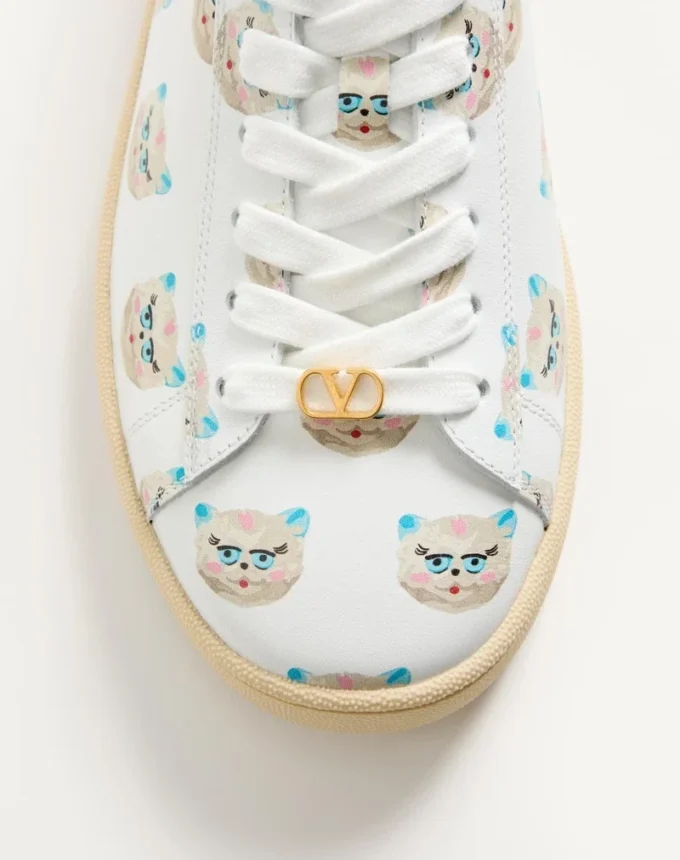 Zapatillas Royco de piel de becerro napa con motivo Le Chat De La Maison Zapatillas Royco de piel de becerro napa con motivo Le Chat De La Maison