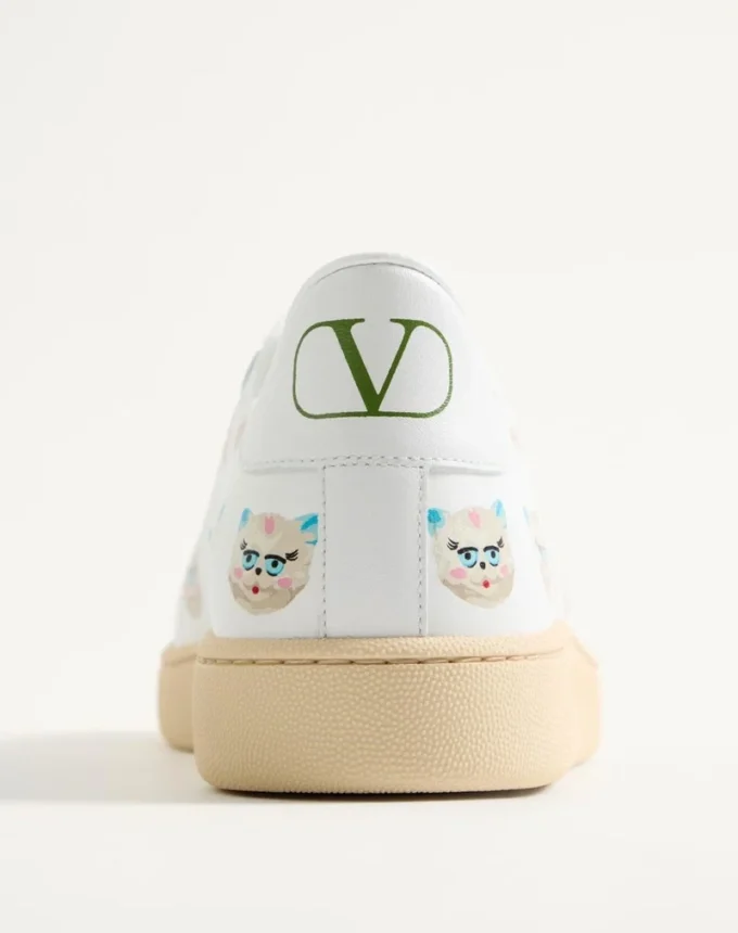 Zapatillas Royco de piel de becerro napa con motivo Le Chat De La Maison Zapatillas Royco de piel de becerro napa con motivo Le Chat De La Maison