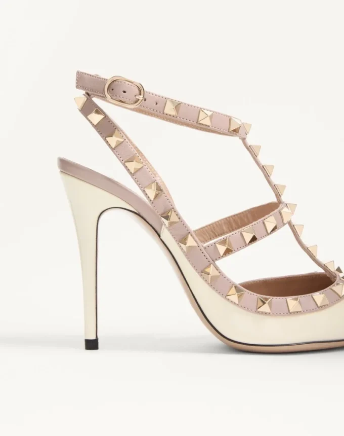 Zapatos de salón con tacón de 100 mm y adornos Rockstud en charol Zapatos de salón con tacón de 100 mm y adornos Rockstud en charol
