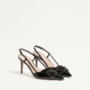Zapatos de salón con talón abierto de charol VLogo Signature 80 mm Zapatos de salón con talón abierto de charol VLogo Signature 80 mm