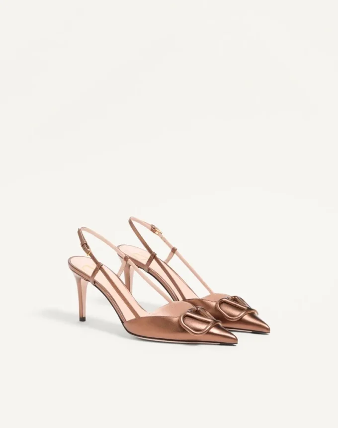 Zapatos de salón con talón abierto y logotipo Vlogo en piel napa laminada de 80 mm