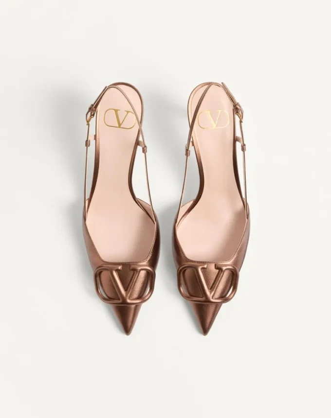 Zapatos de salón con talón abierto y logotipo Vlogo en piel napa laminada de 80 mm
