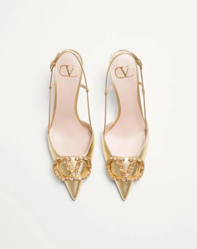 Zapatos de salón con talón abierto y logotipo Vlogo en piel napa laminada de 80 mm Zapatos de salón con talón abierto y logotipo Vlogo en piel napa laminada de 80 mm