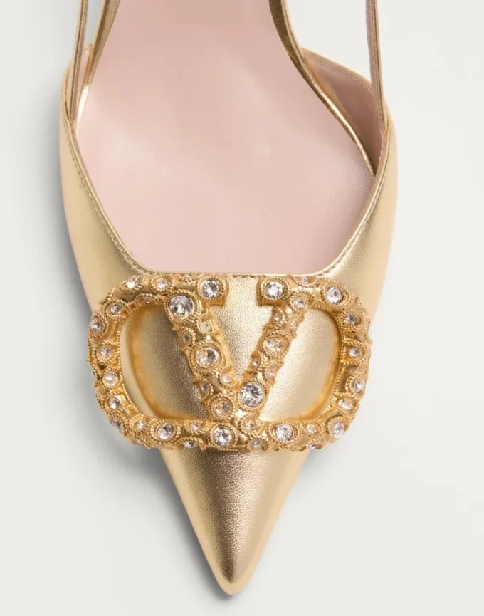 Zapatos de salón con talón abierto y logotipo Vlogo en piel napa laminada de 80 mm Zapatos de salón con talón abierto y logotipo Vlogo en piel napa laminada de 80 mm