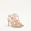 Zapatos de salón con tiras y tachuelas Rockstud de 100 mm
