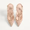 Zapatos de salón con tiras y tachuelas Rockstud de 100 mm