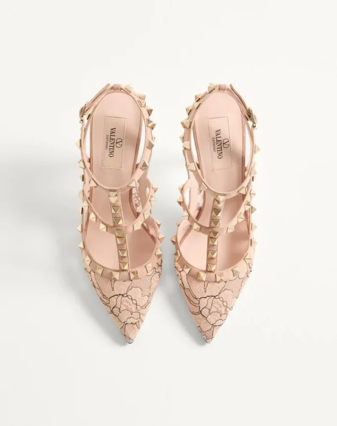 Zapatos de salón con tiras y tachuelas Rockstud de 100 mm