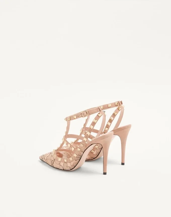 Zapatos de salón con tiras y tachuelas Rockstud de 100 mm
