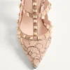 Zapatos de salón con tiras y tachuelas Rockstud de 100 mm