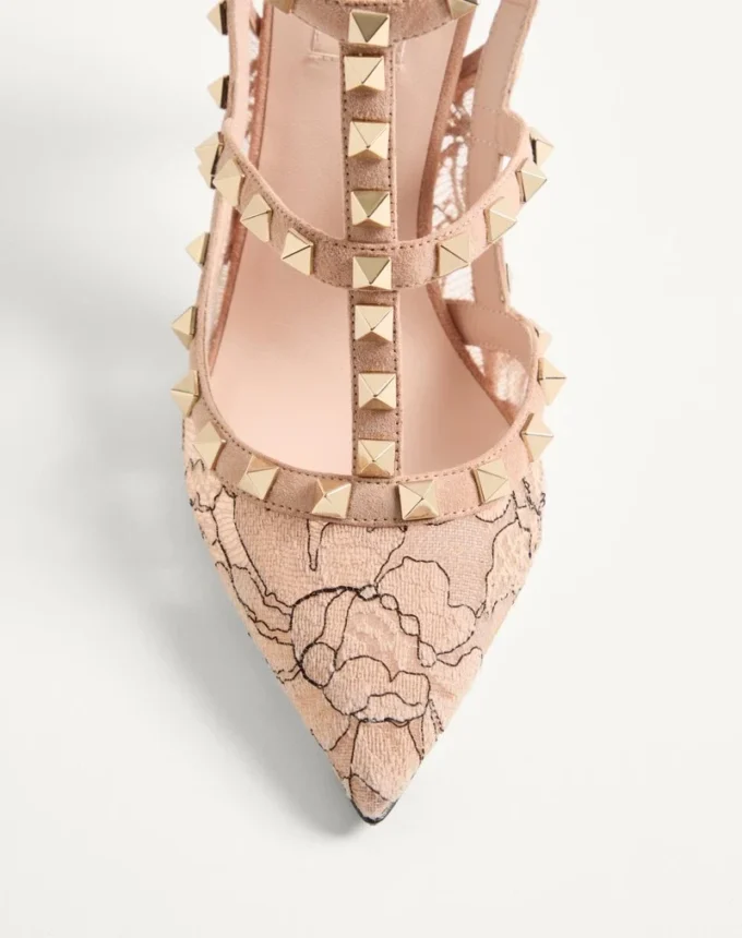Zapatos de salón con tiras y tachuelas Rockstud de 100 mm