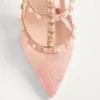 Zapatos de salón con tiras y tachuelas Rockstud de 100 mm
