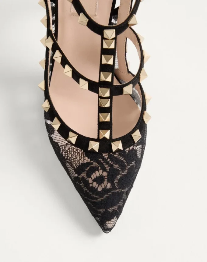 Zapatos de salón con tiras y tachuelas Rockstud de 100 mm