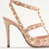 Zapatos de salón con tiras y tachuelas Rockstud de 100 mm