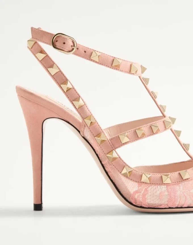 Zapatos de salón con tiras y tachuelas Rockstud de 100 mm