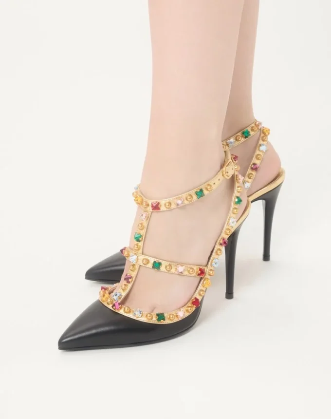 Zapatos de salón Rockstud de piel de becerro con cabujón y cristales de 100 mm