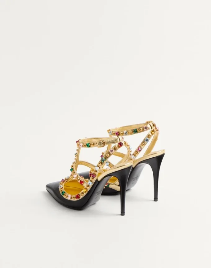 Zapatos de salón Rockstud de piel de becerro con cabujón y cristales de 100 mm