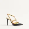 Zapatos de salón Rockstud de piel de becerro con cabujón y cristales de 100 mm